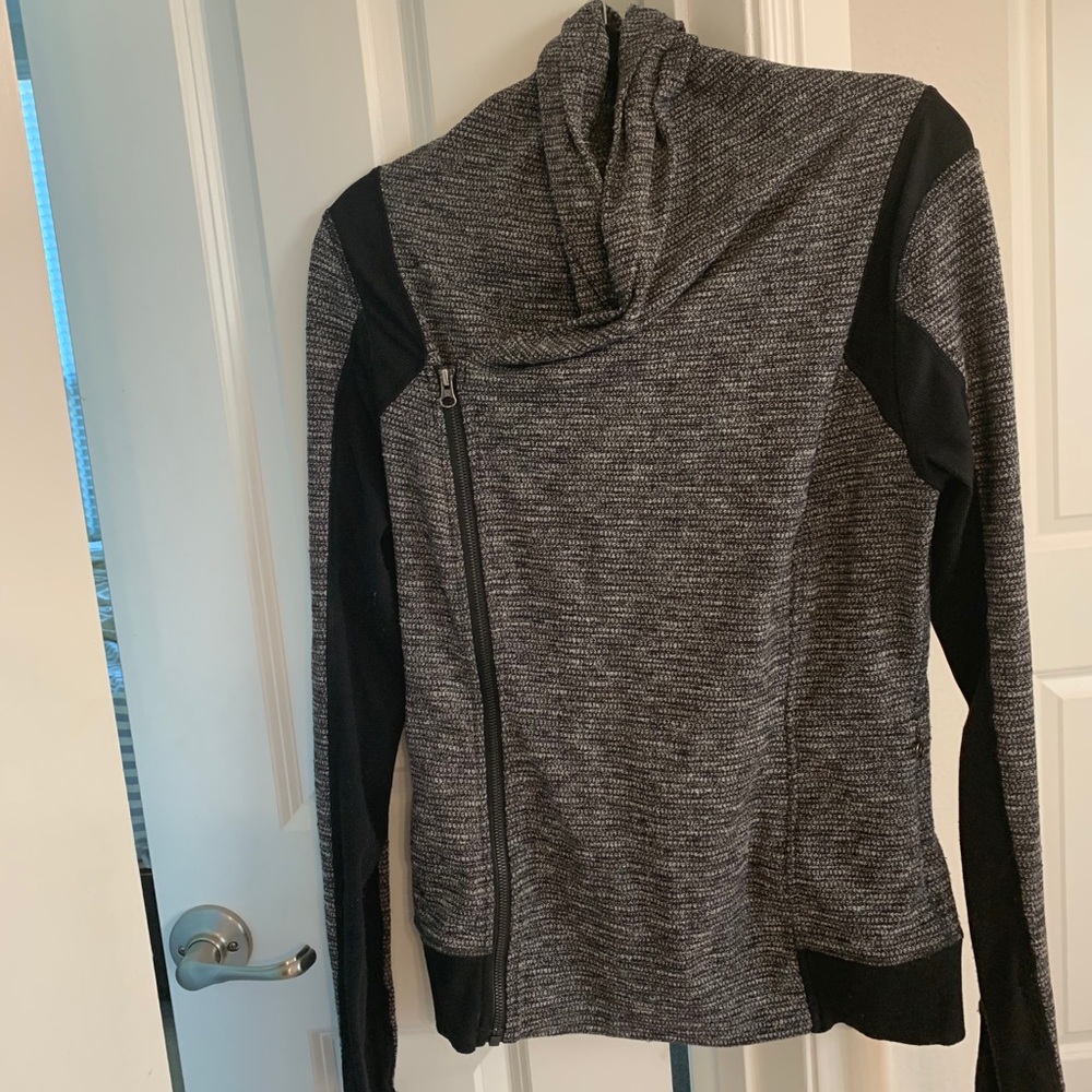 Lululemon Bhakti Yoga Jacket in Coco Pique & Black